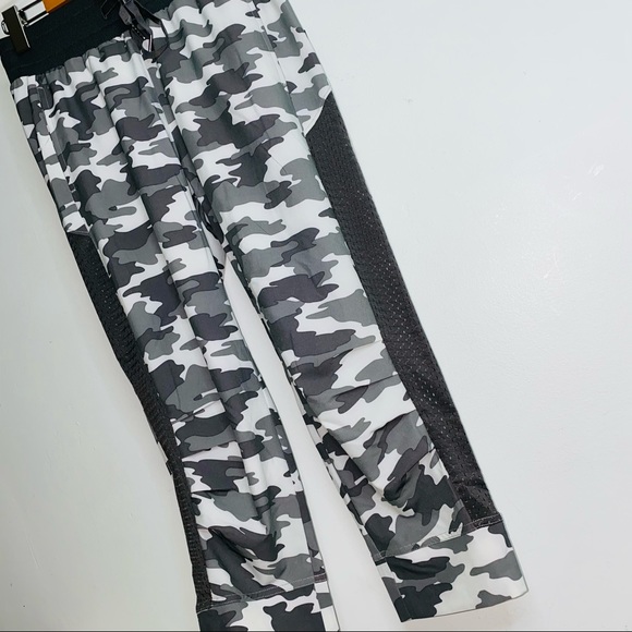 NEW Kyodan Active Camo workout capris Size XS - Picture 7 of 7